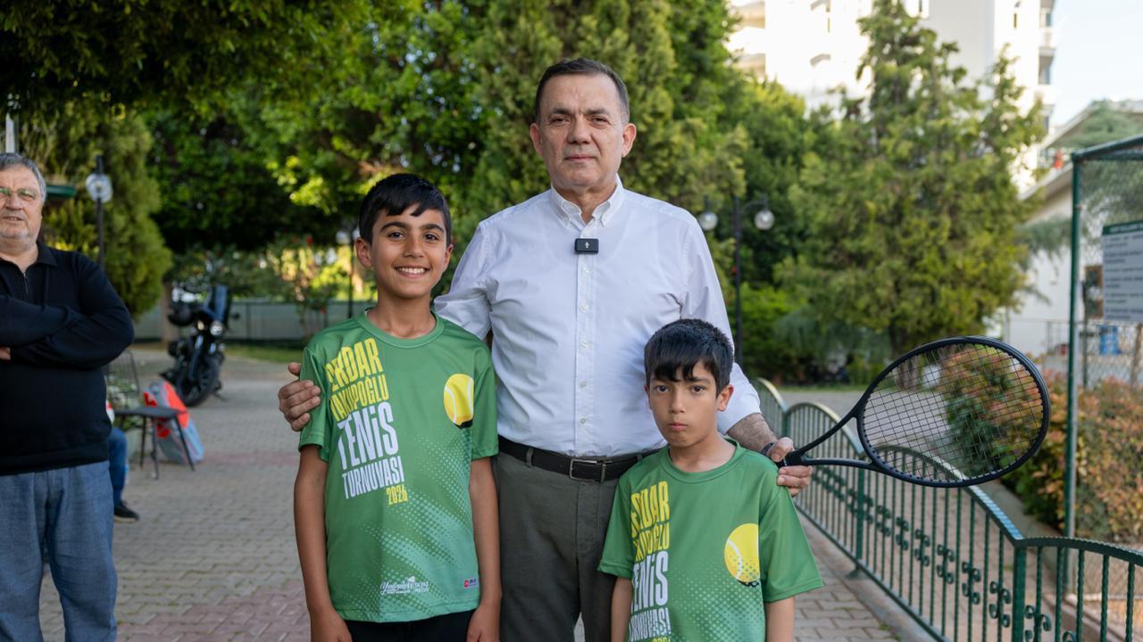 Yenişehir’de kuşaklar kortta buluştu