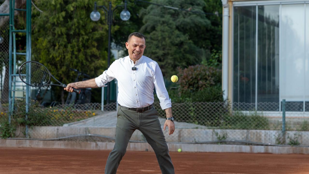 Yenişehir’de kuşaklar kortta buluştu