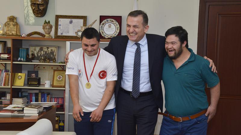 Yenişehir Belediyesi Özel Sporcuların Daima Yanında 