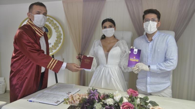 Yenişehir Belediyesinden evlenen çiftlere İstanbul Sözleşmesi
