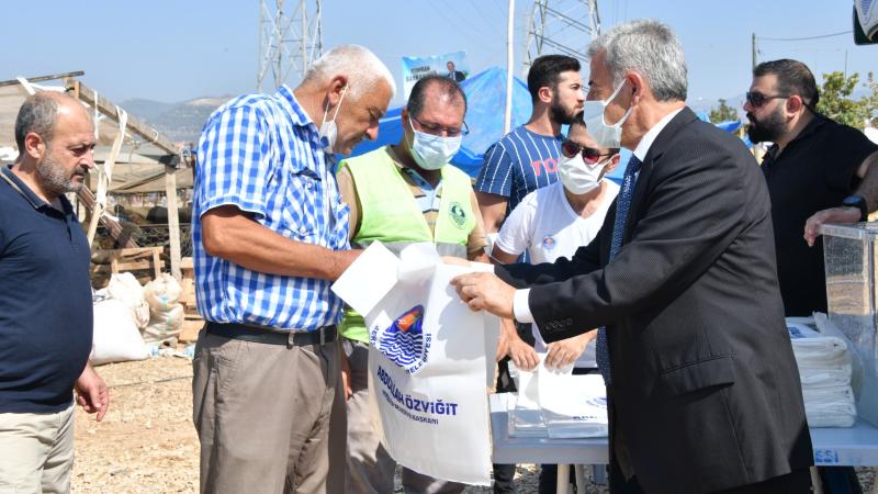 Yenişehir Belediyesi, mobil kesim alanında poşet dağıttı