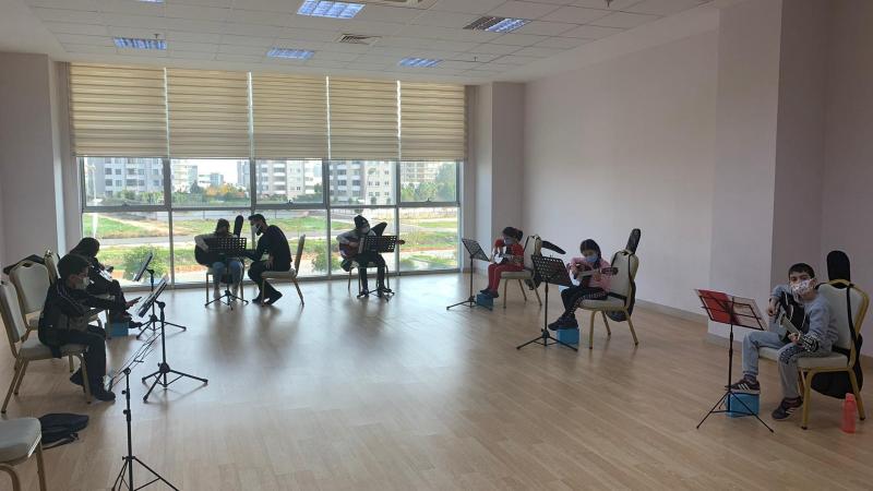 Yenişehir Belediyesinin kültür ve  sanat kurslarına yoğun ilgi