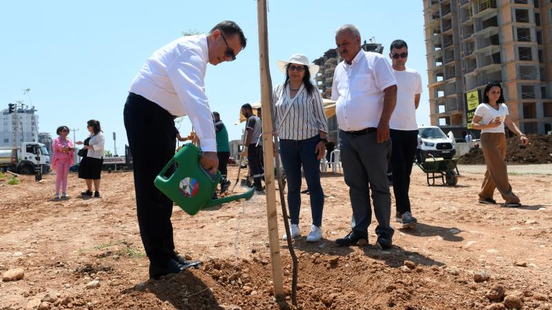 Yenişehir Belediyesi ağaçlandırma çalışmalarını sürdürüyor