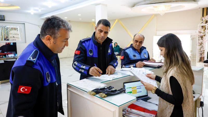 Yenişehir Belediyesi güzellik merkezlerinde denetimlerini sürdürüyor