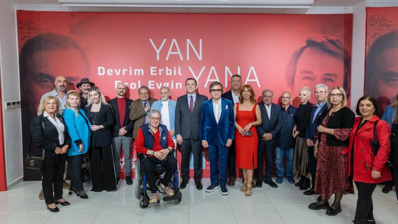 Yenişehir Belediyesi Erol Evgin ve Devrim Erbil'in ortak sergisine ev sahipliği yaptı