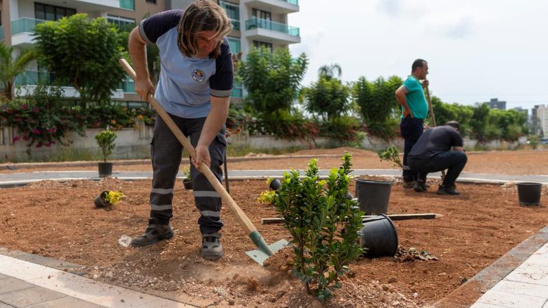 Yenişehir Belediyesi kenti yeşillendirmeye devam ediyor