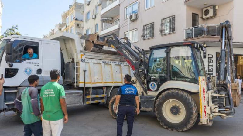 Yenişehir Belediyesi kaldırım ve yol işgali denetimlerini sürdürüyor