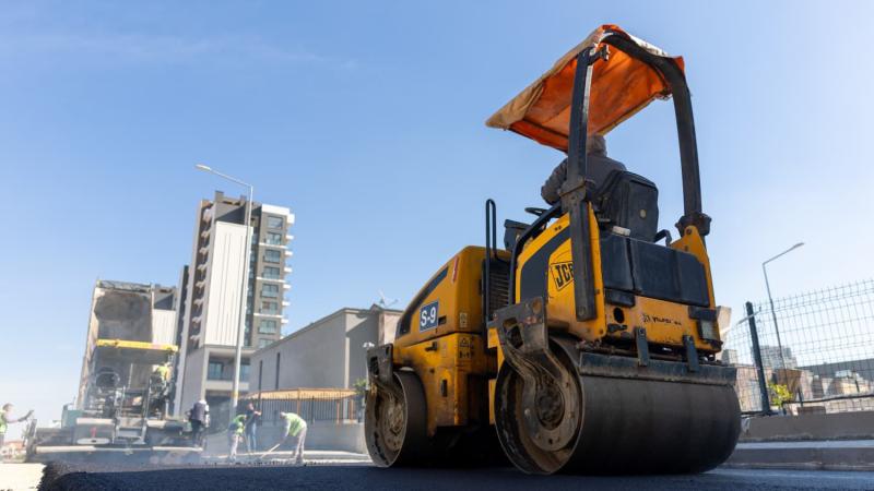 Yenişehir’de yollar yenileniyor, mahalleli gülüyor!